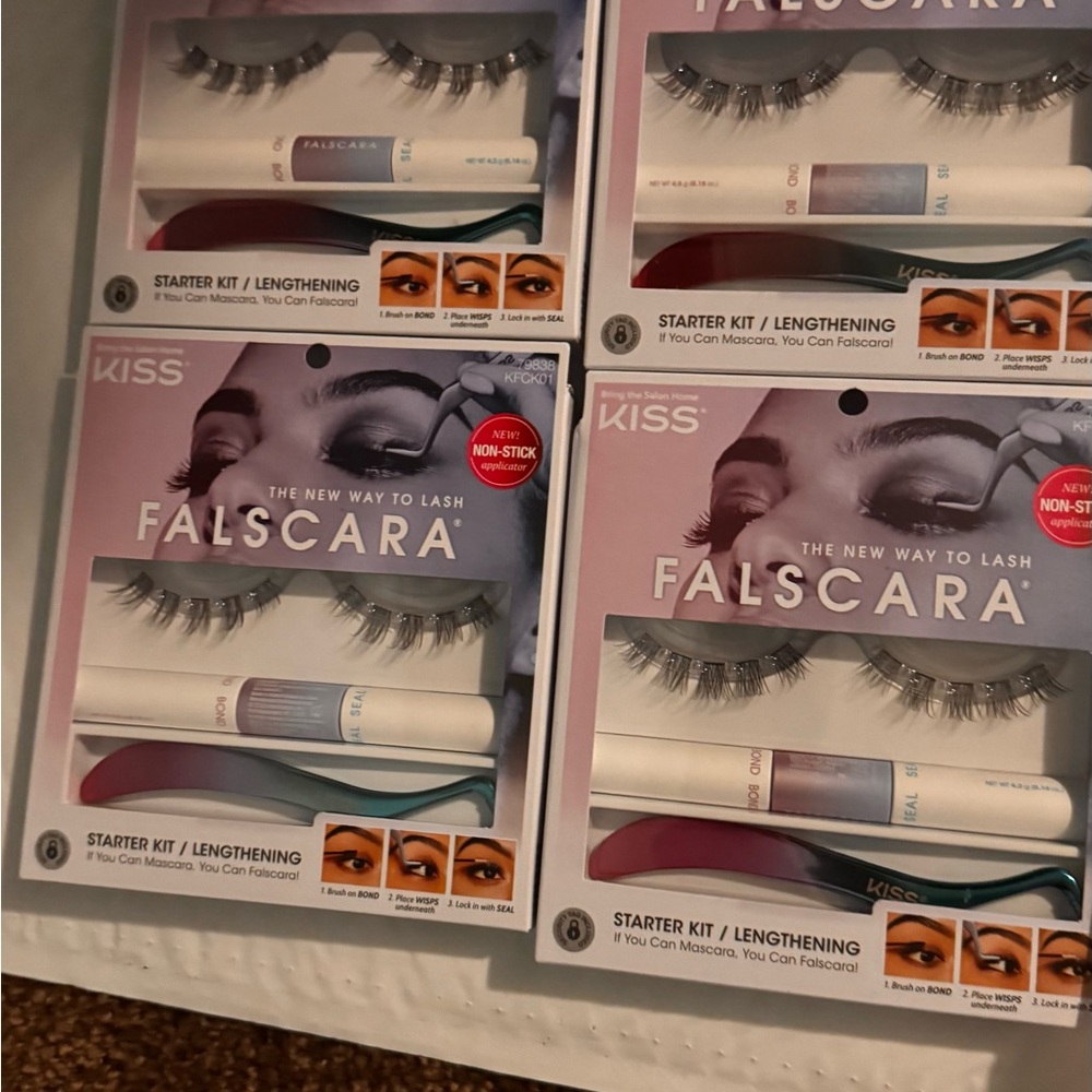 Kiss Eyelash Kit with Black Applicator